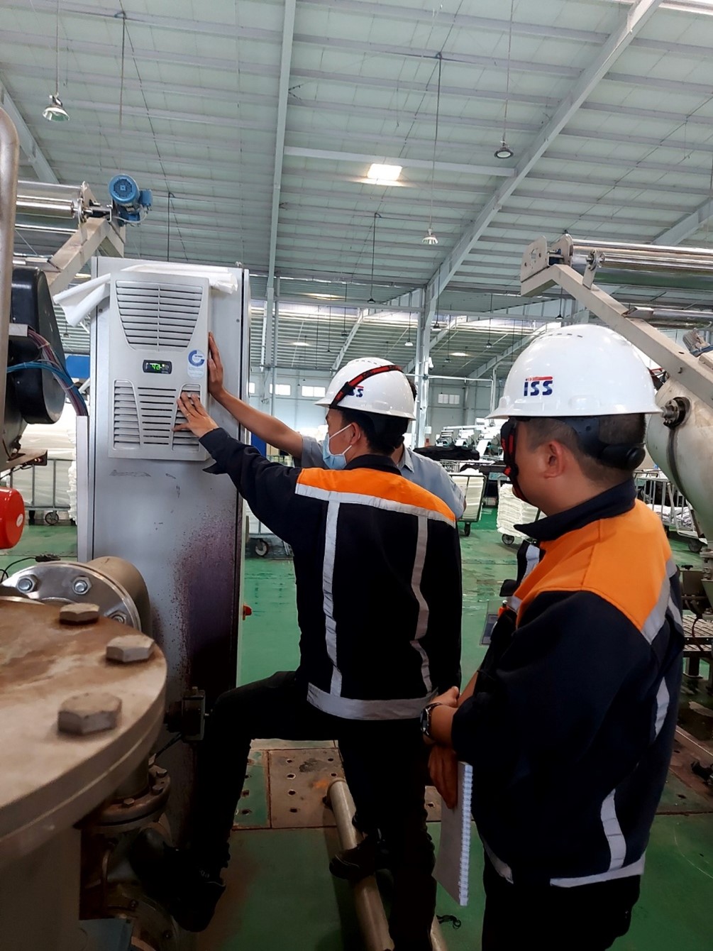 Các tiêu chí lựa chọn đơn vị sửa chữa, bảo trì máy lạnh tủ điện uy tín